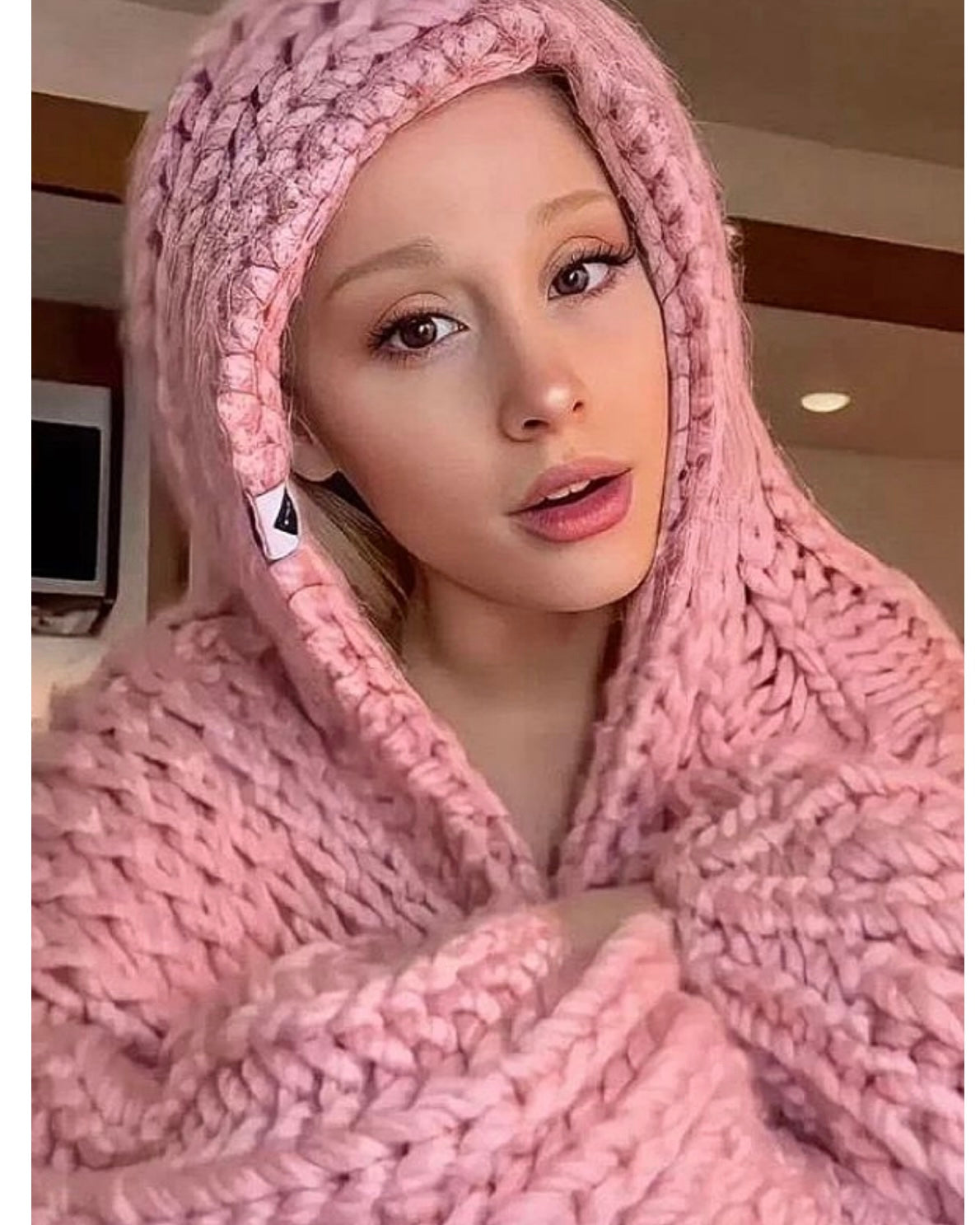 Ariana Grande Hooded Chunky Cardigan Mumshandmade